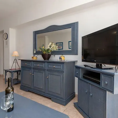 Santa Maria 67 - Two Bed Apartment
